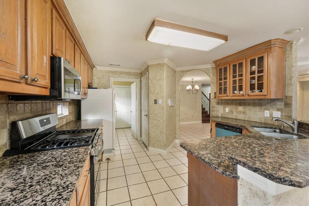 5112 Knight Drive Property Photo 4