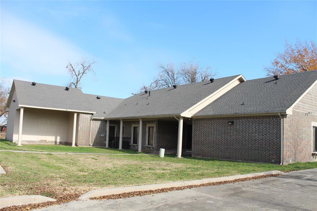 3403 N Beach Street Property Photo 5
