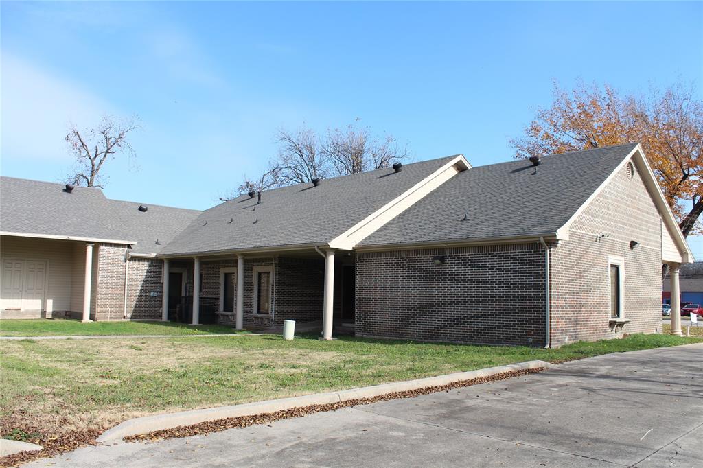 3403 N Beach Street Property Photo 6
