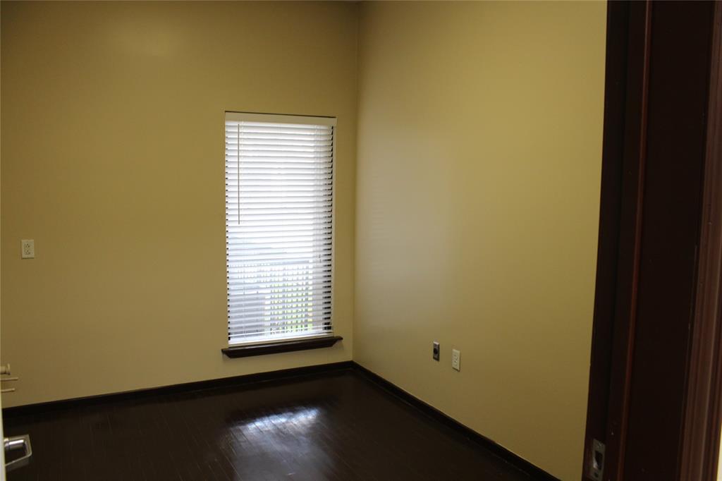 3403 N Beach Street Property Photo 13