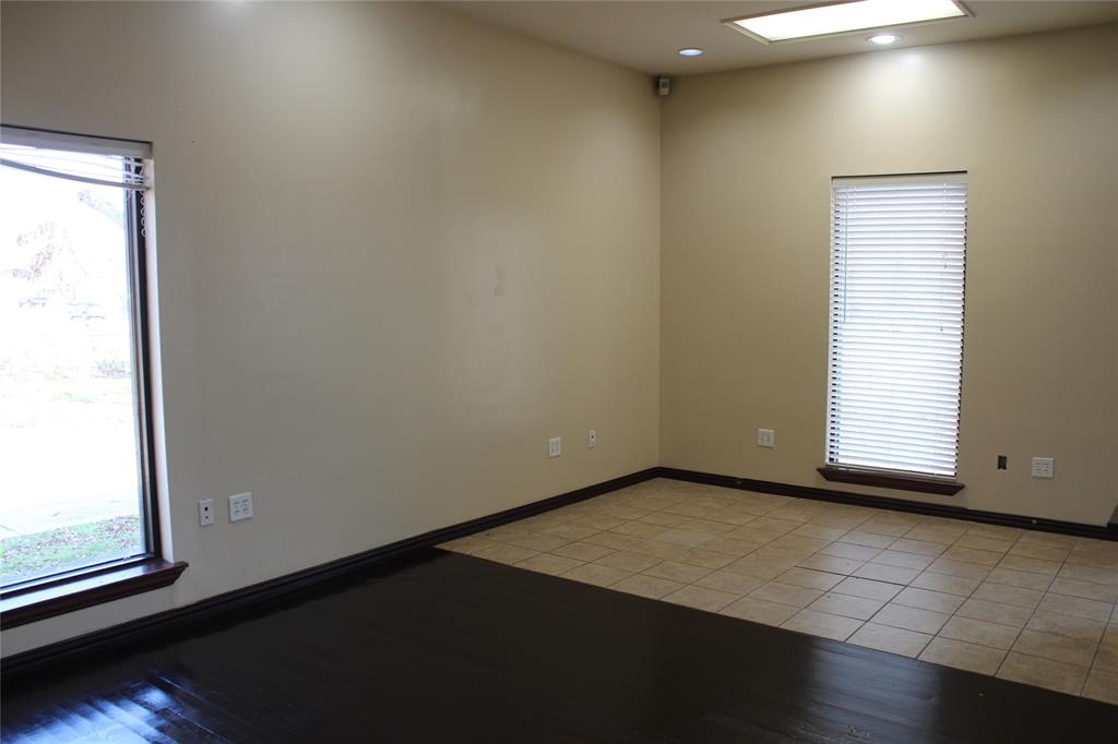 3403 N Beach Street Property Photo 16