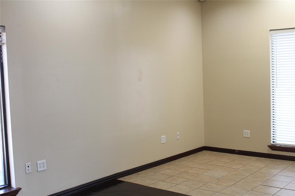 3403 N Beach Street Property Photo 17