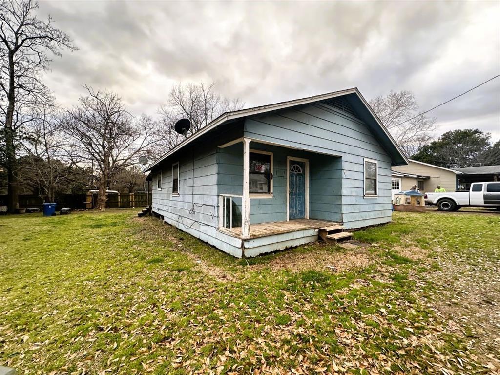 389 W Blackbourn Street Property Photo 2