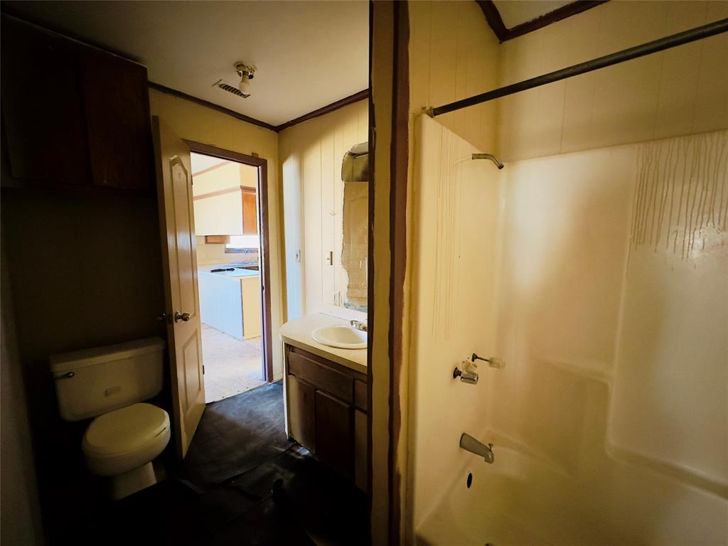 389 W Blackbourn Street Property Photo 9