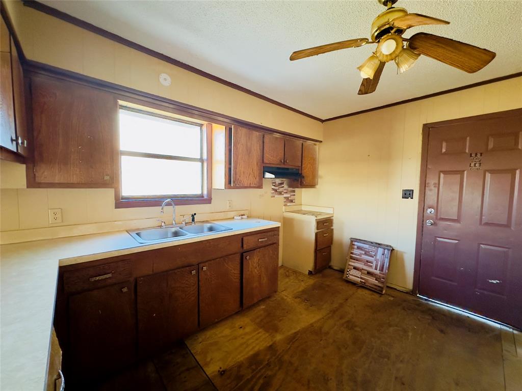 389 W Blackbourn Street Property Photo 14