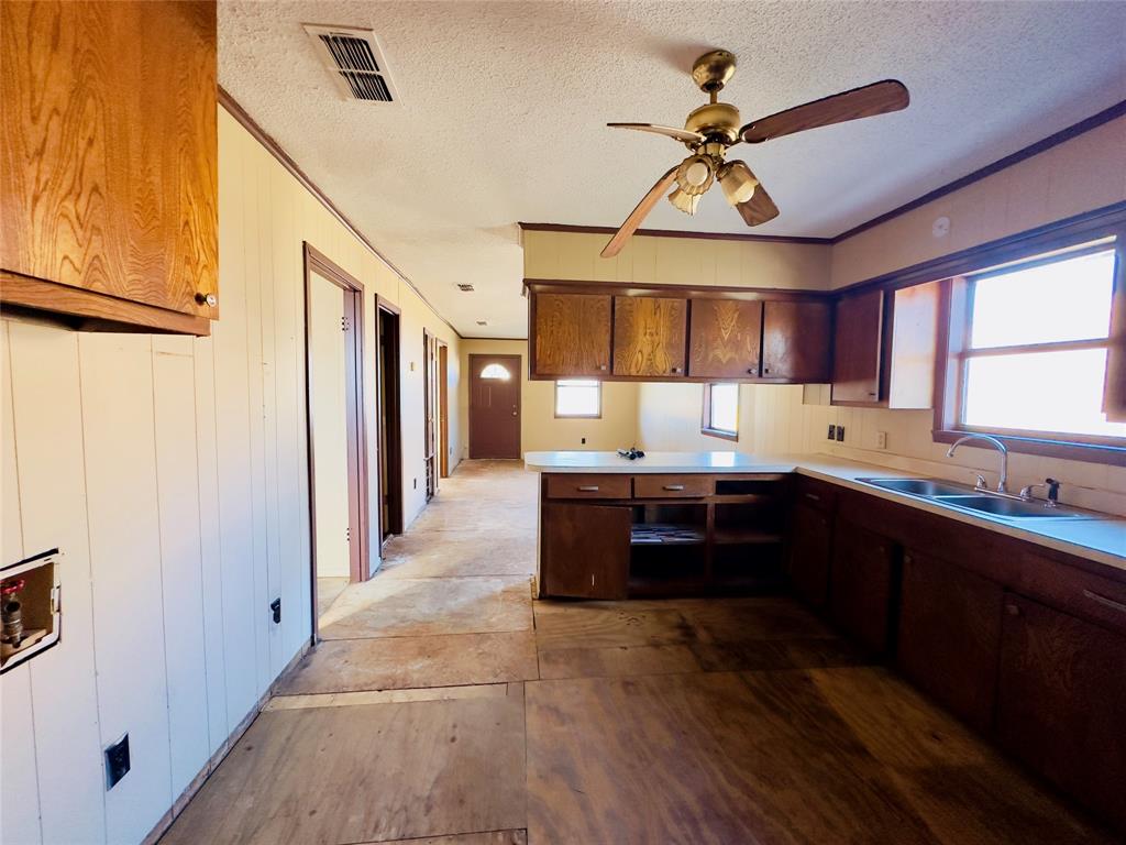 389 W Blackbourn Street Property Photo 15