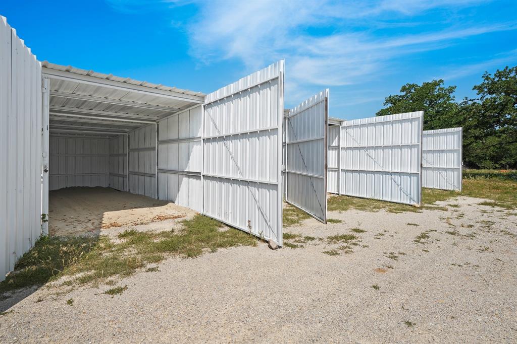 3943 S Lakeview Drive Property Photo 5