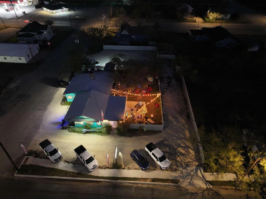 601 S Commercial Avenue Property Photo 36