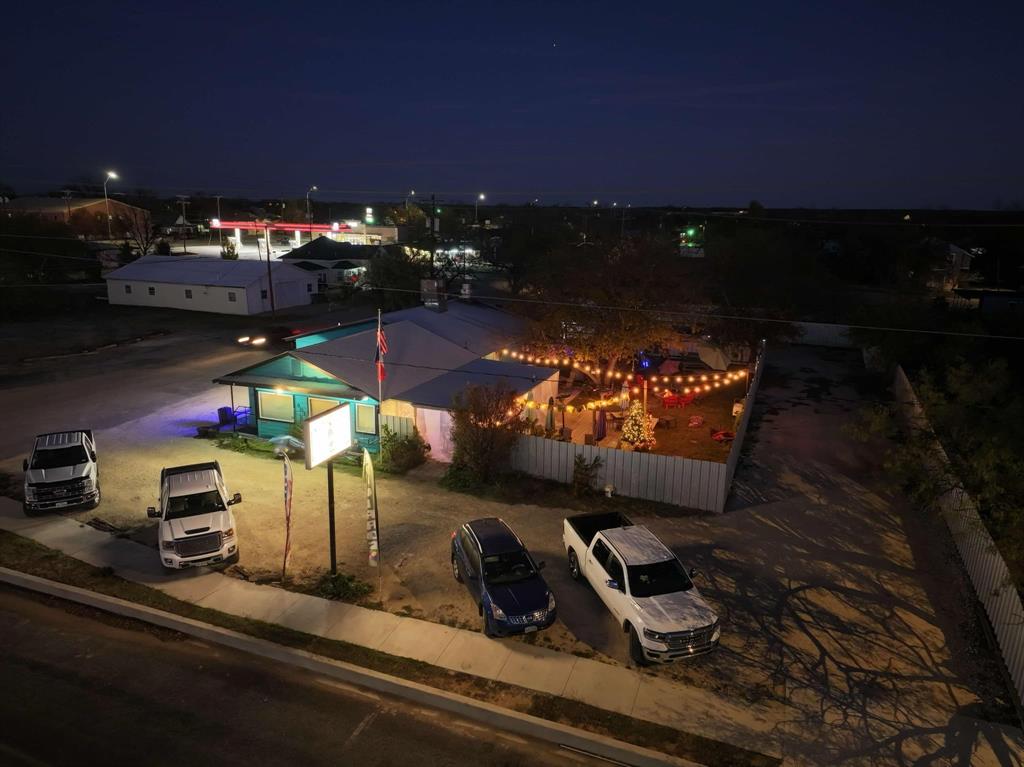 601 S Commercial Avenue Property Photo 40