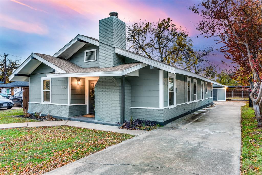1924 S Henderson Street Property Photo 1