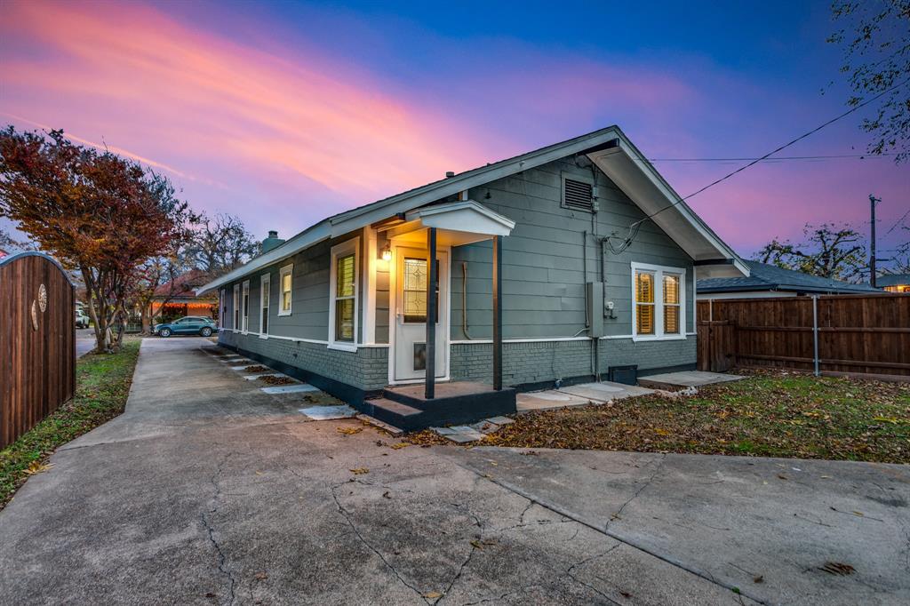 1924 S Henderson Street Property Photo 21