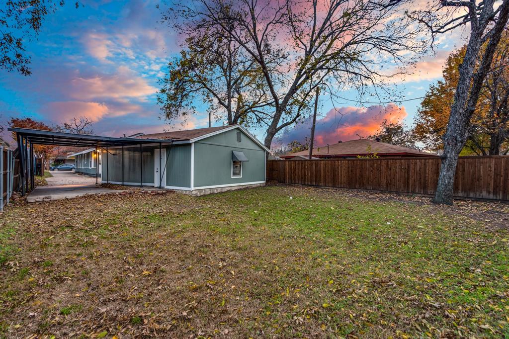 1924 S Henderson Street Property Photo 24