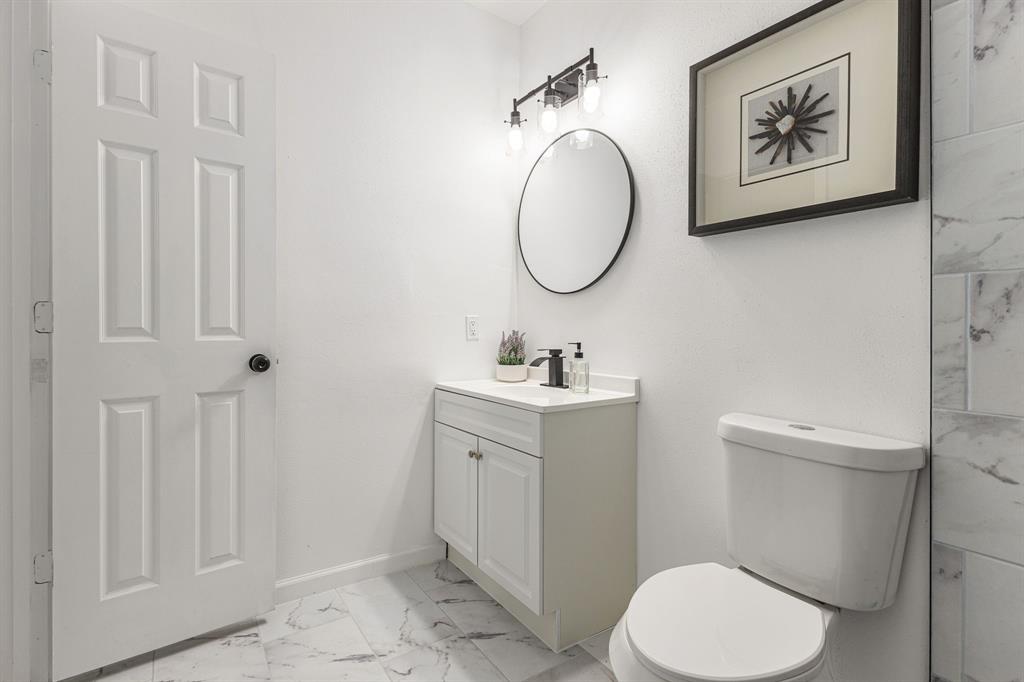 1203 S Waverly Drive Property Photo 13