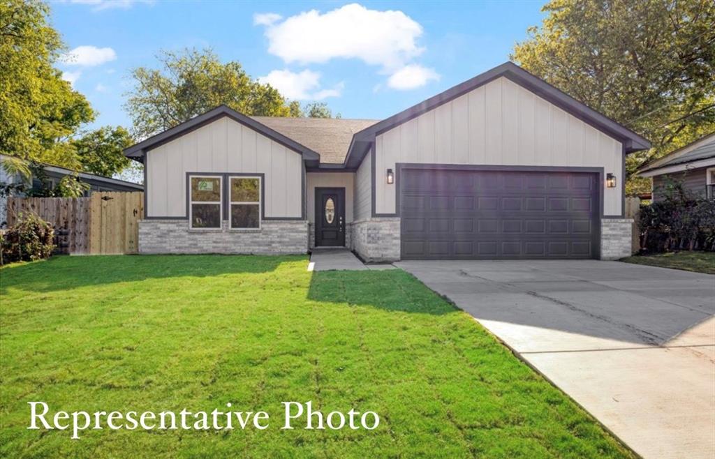 2770 Ash Crescent Street Property Photo 1