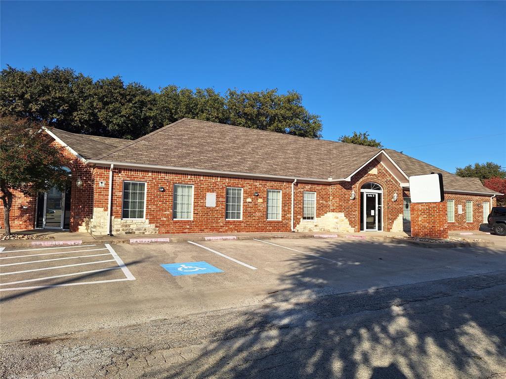 600 W Mcdermott Drive Property Photo 1