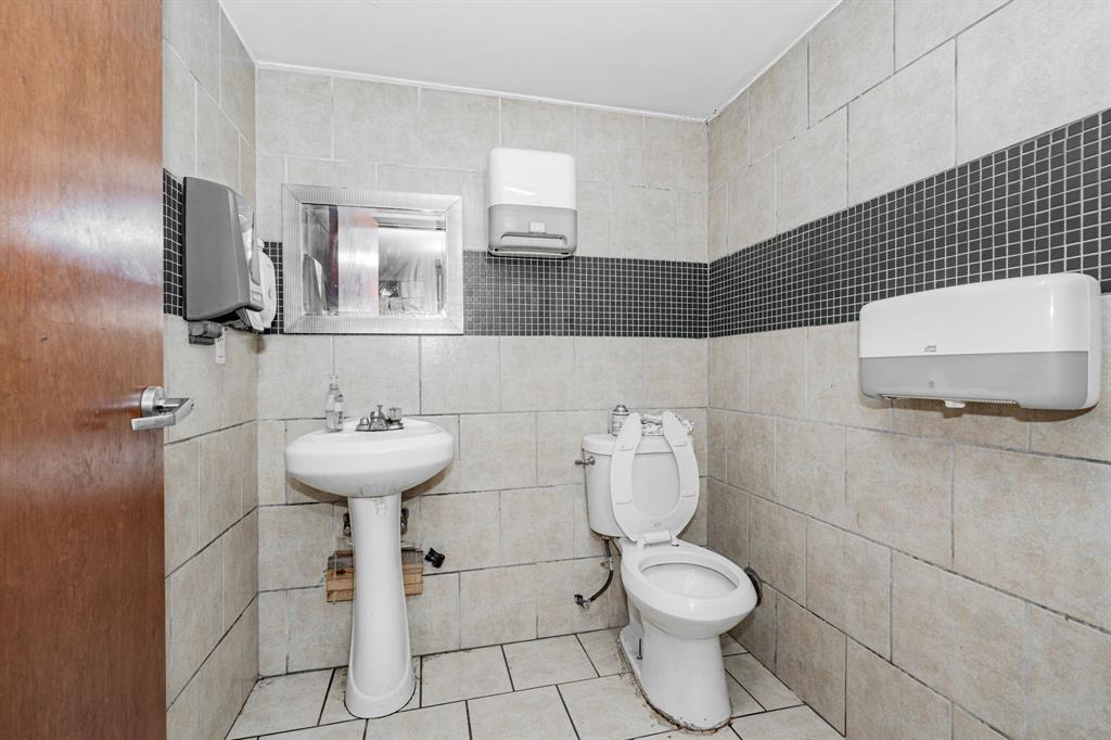 2662 Lombardy Lane Property Photo 8
