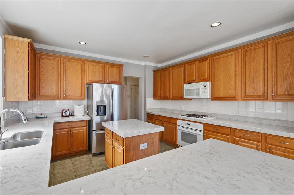 9602 Pinehurst Drive Property Photo 8