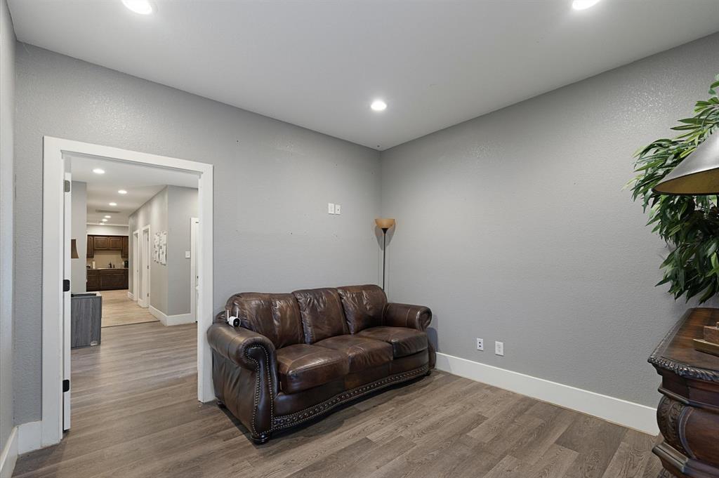 295 Ranch Trail Property Photo 4
