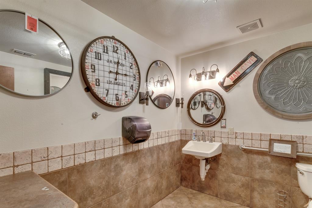 3535 Fort Worth Highway Property Photo 16