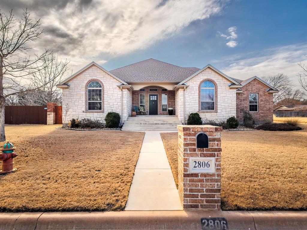 2806 Hunters Run Property Photo 1