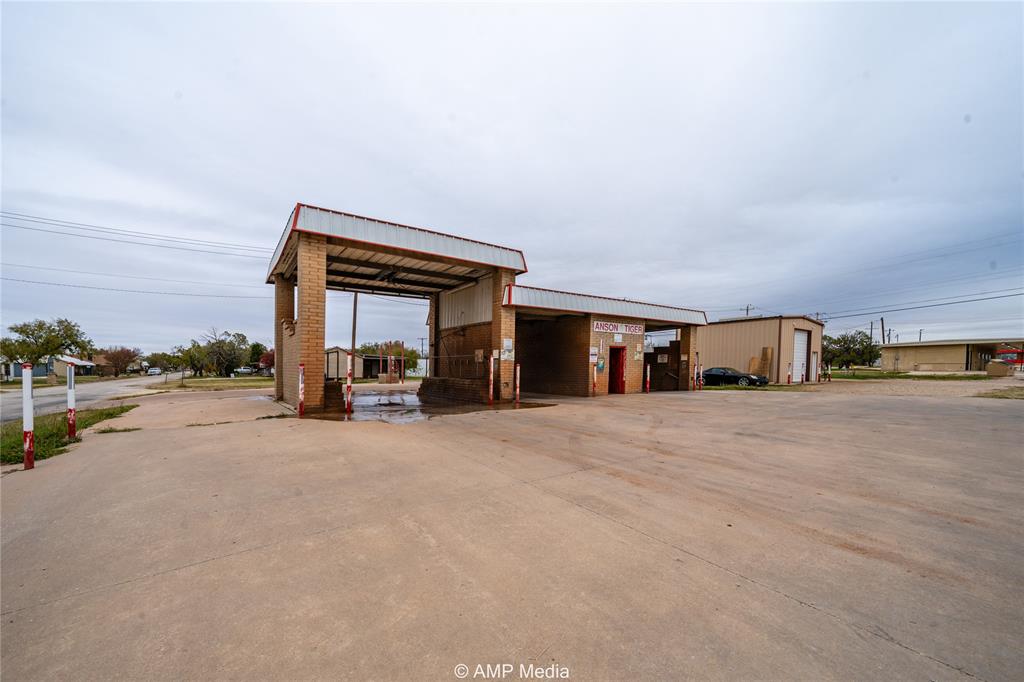 1432 17th Street Property Photo 2