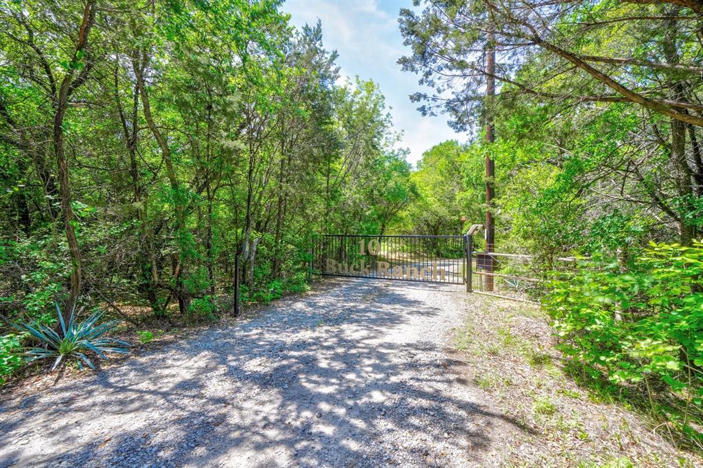 1175 Thornton Lane Property Photo