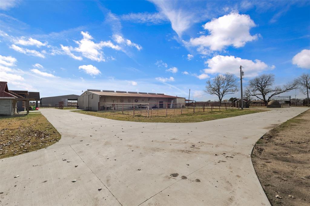 7168 Ensign Road Property Photo 4