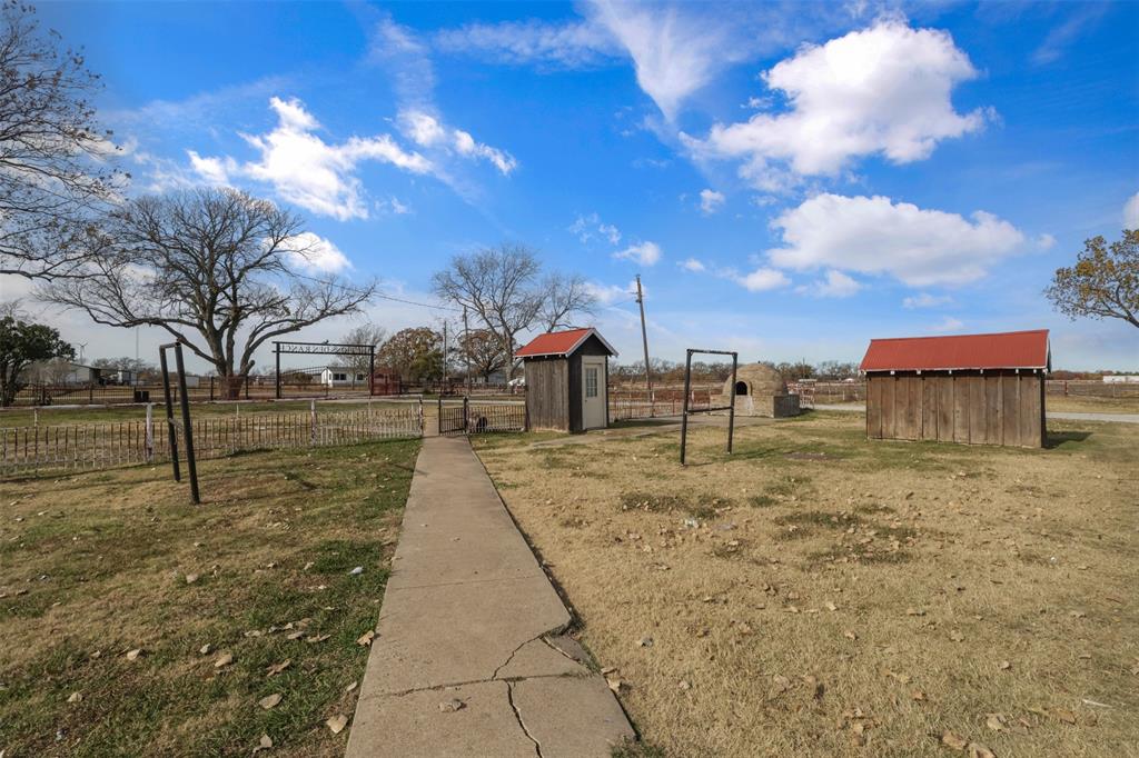 7168 Ensign Road Property Photo 10