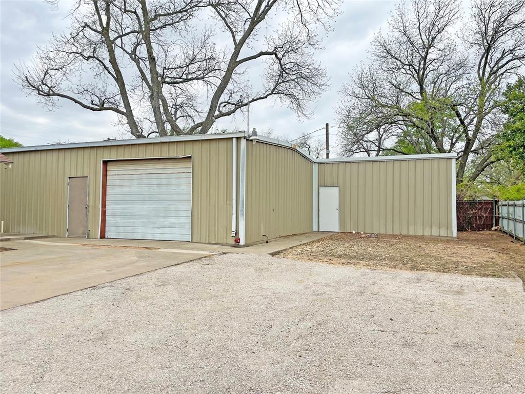 310 S Broadway Street Property Photo 2