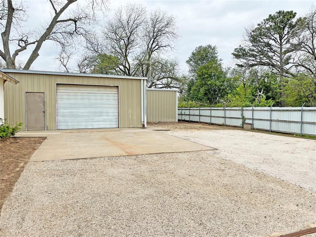 310 S Broadway Street Property Photo 5