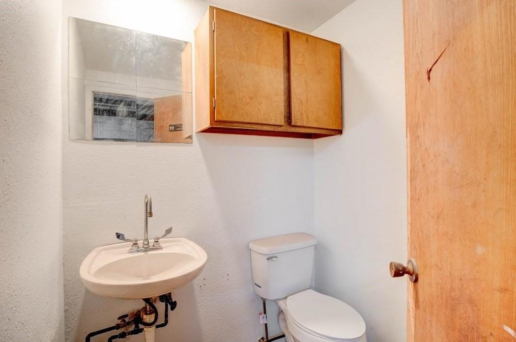 310 S Broadway Street Property Photo 10