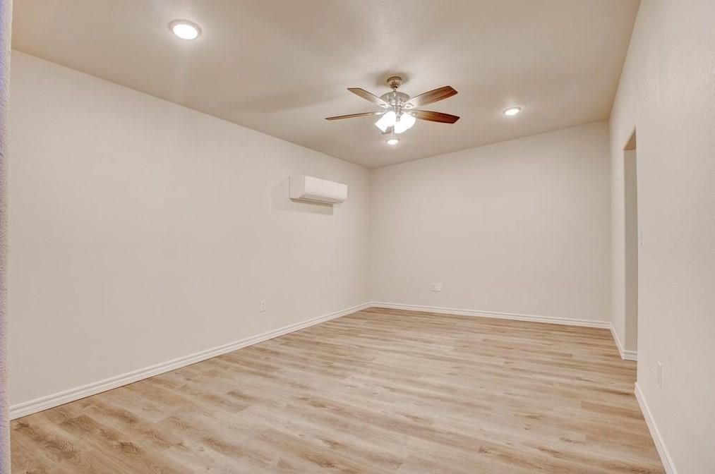 310 S Broadway Street Property Photo 11