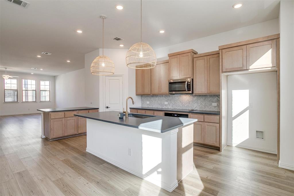 7549 Laburnam Road Property Photo