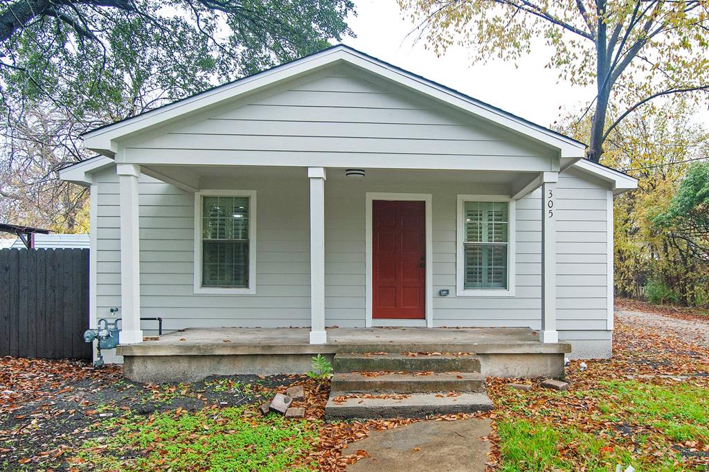 305 College Street Property Photo 1