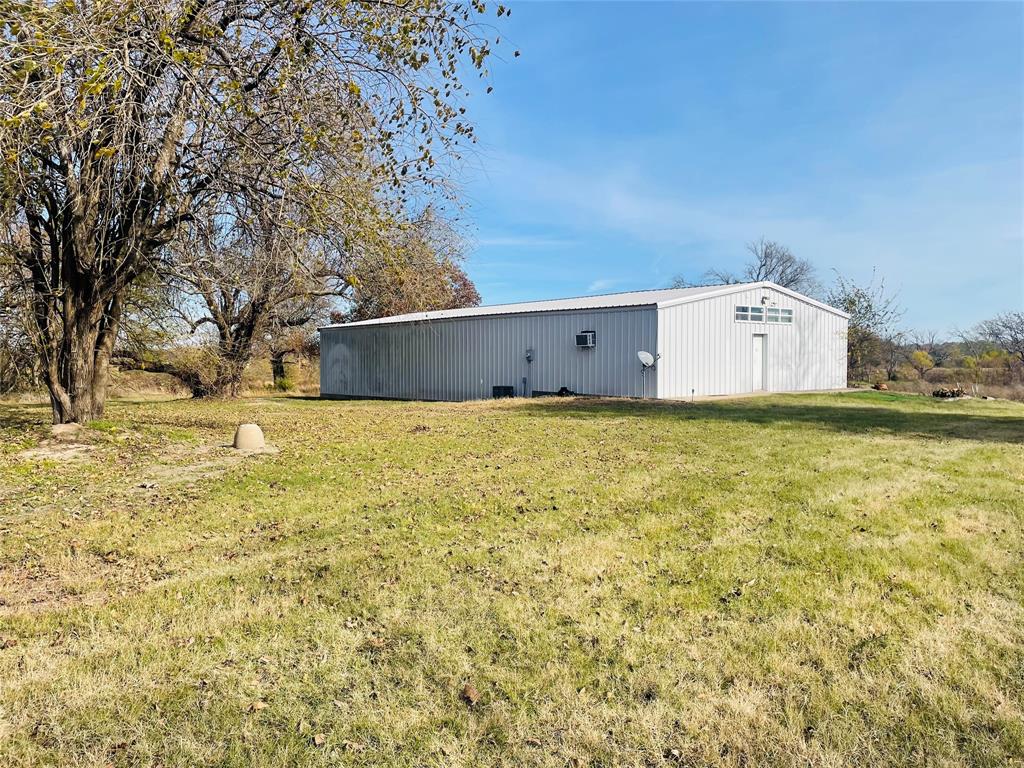 207 County Road 2315 Property Photo 17