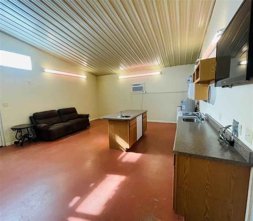 207 County Road 2315 Property Photo 18