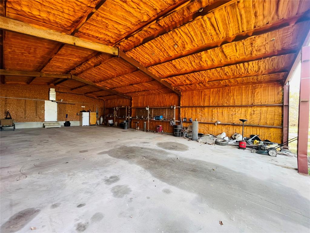 207 County Road 2315 Property Photo 20