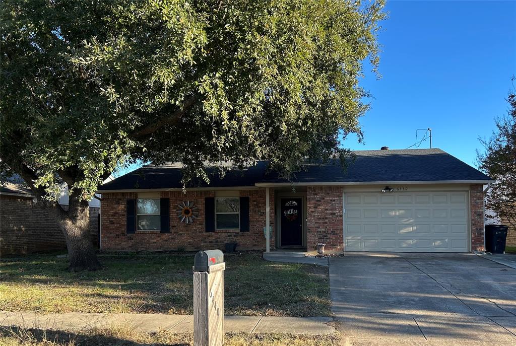 6440 Buckingham Trail Property Photo 1