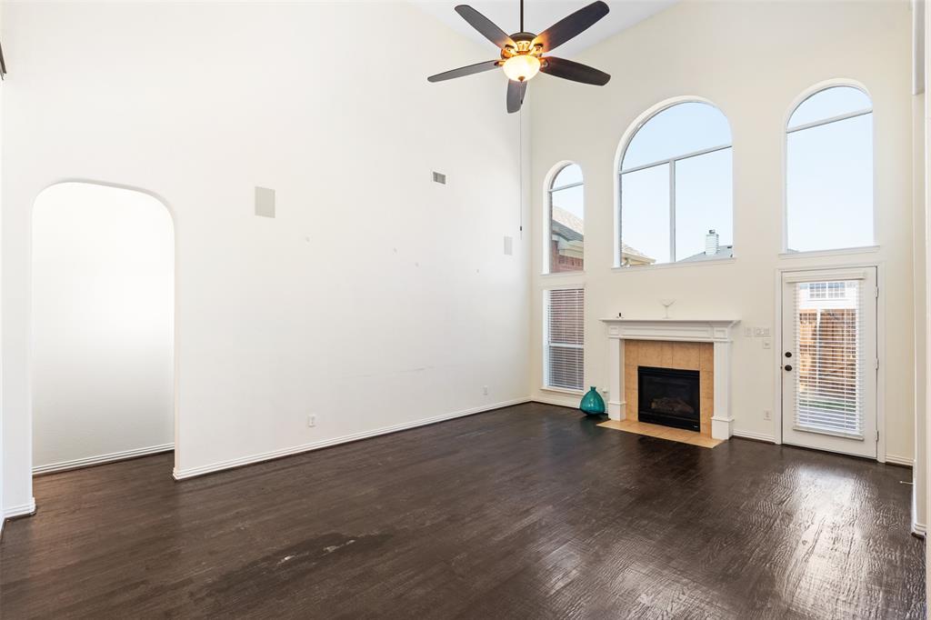 605 Gene Autry Lane Property Photo 4