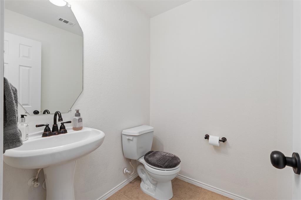 605 Gene Autry Lane Property Photo 14