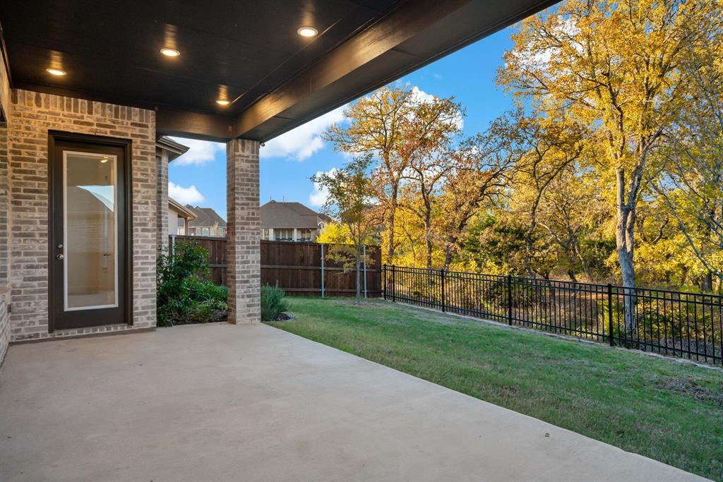 9525 Sunset Lane Property Photo 3