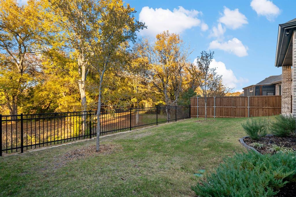 9525 Sunset Lane Property Photo 4