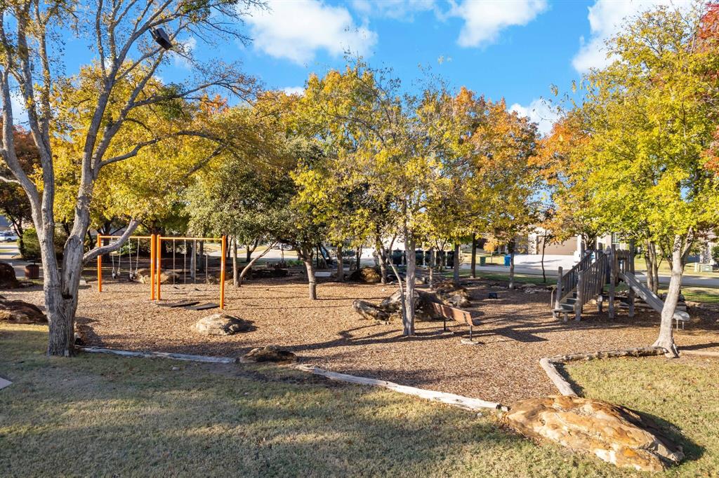 9525 Sunset Lane Property Photo 17