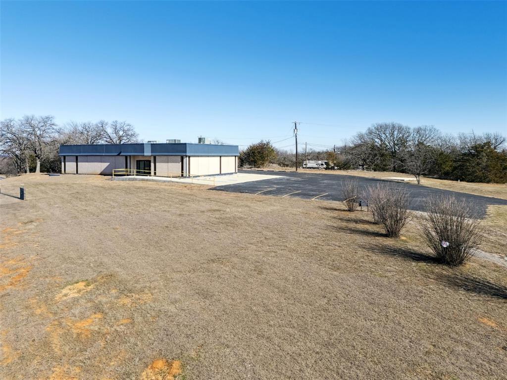 1020 N Hwy 69 Property Photo 2