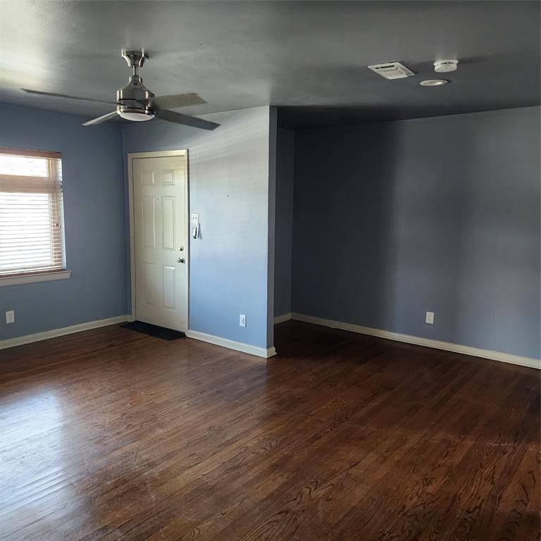 1807 Oak Tree Lane Property Photo 4