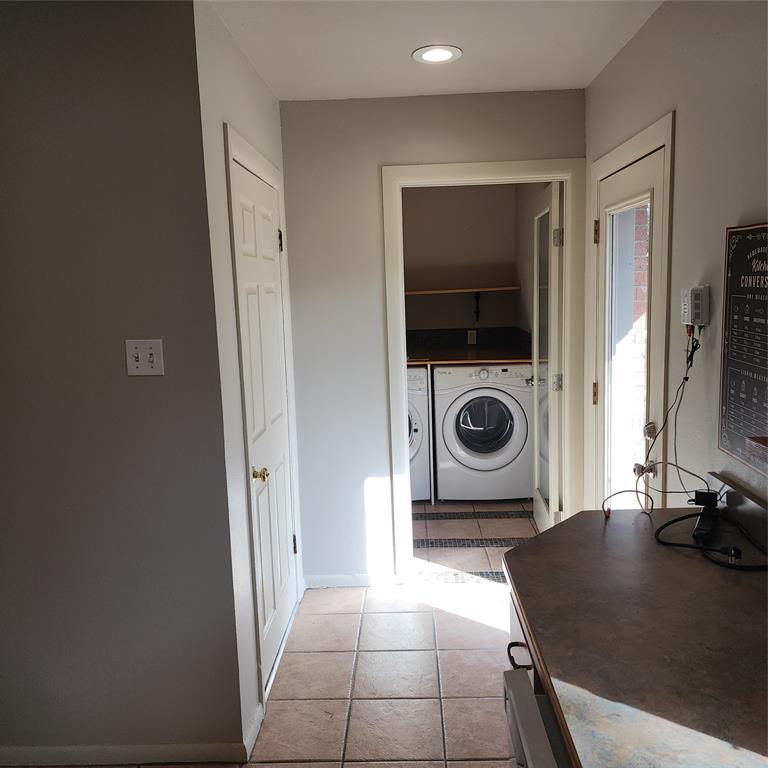 1807 Oak Tree Lane Property Photo 13