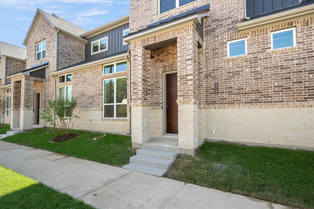 528 E 2nd Street Property Photo