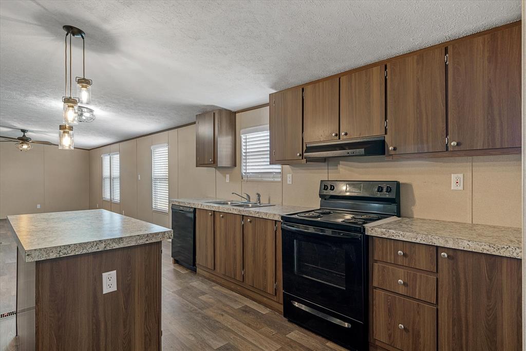 350 Second Property Photo 1