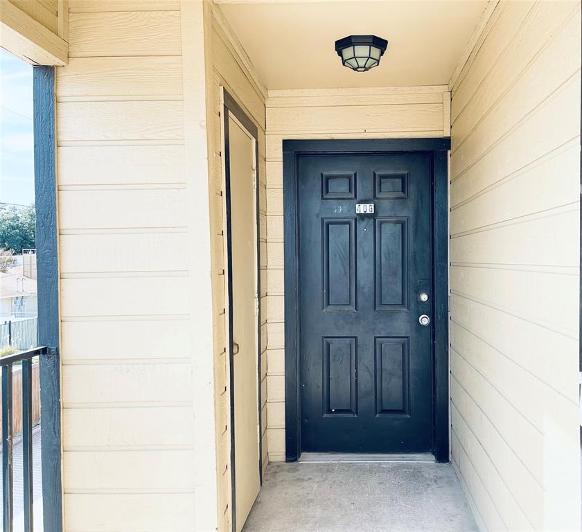 3022 Forest Lane Property Photo