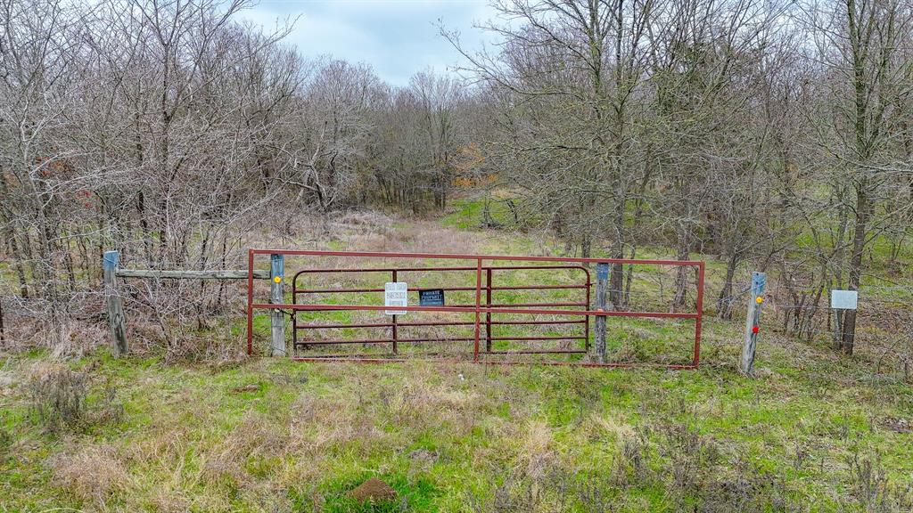141 Sw County Road 2349 Property Photo 3